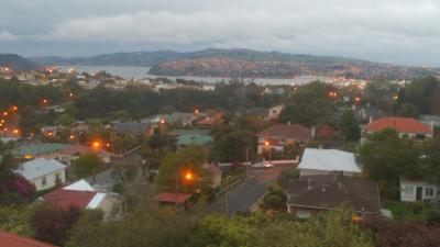 Gleicher Blick über dunedin vom zimmerfenster aus